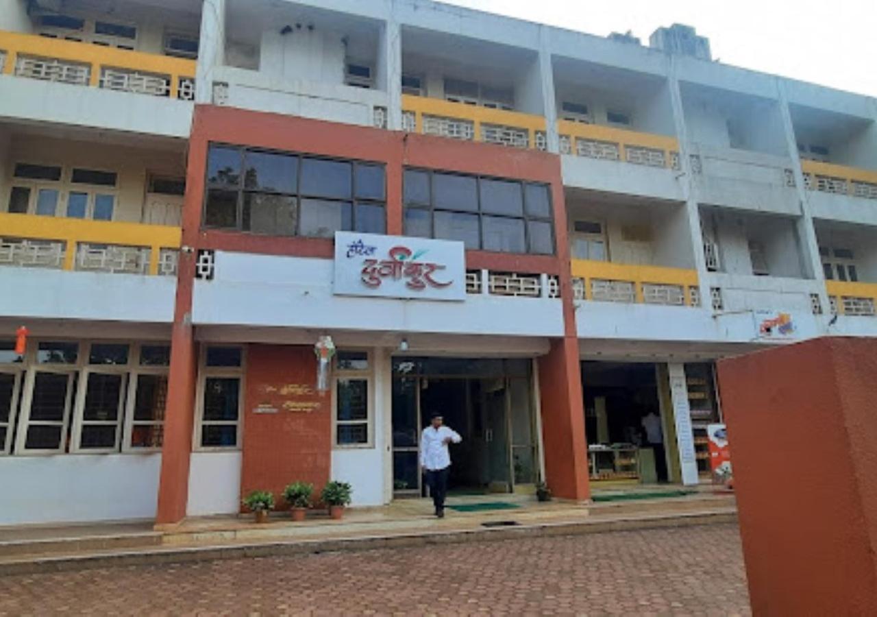 Hotel Durvankur Ганпатипуле Екстериор снимка